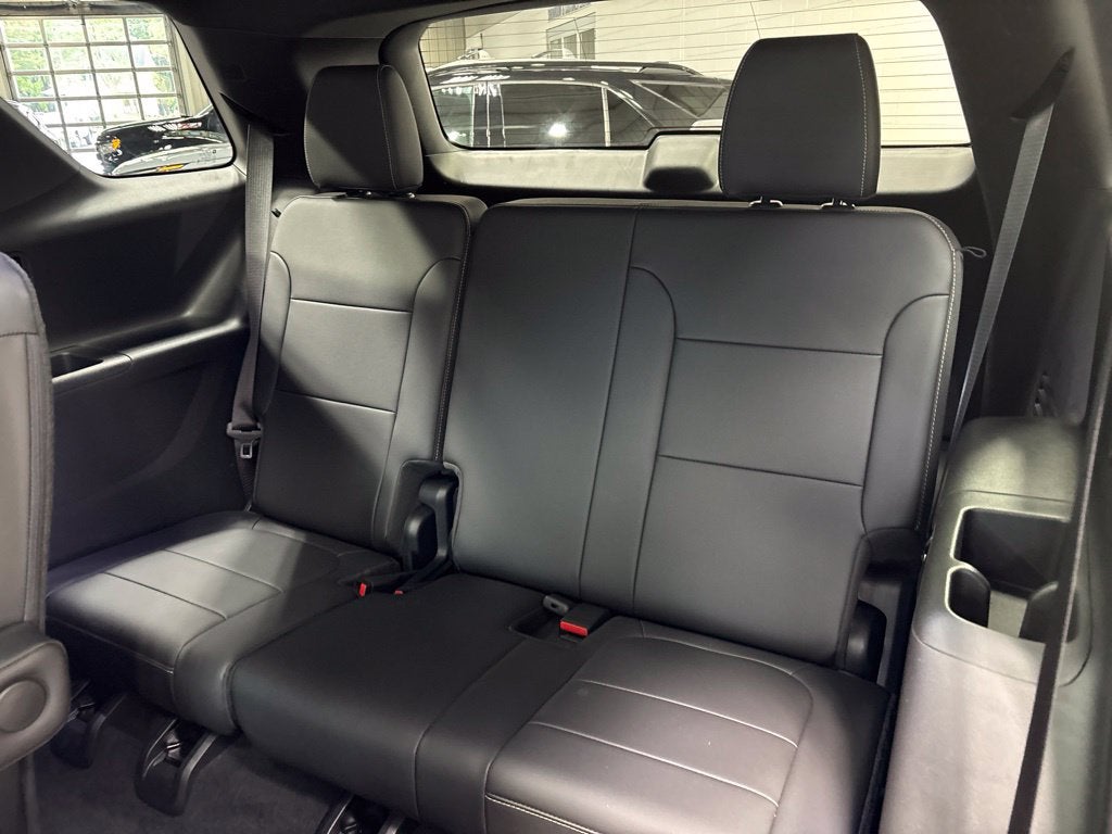 2023 Chevrolet Traverse AWD LT Leather