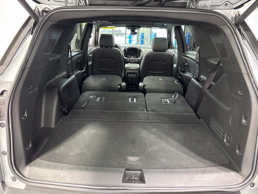 2023 Chevrolet Traverse AWD LT Leather