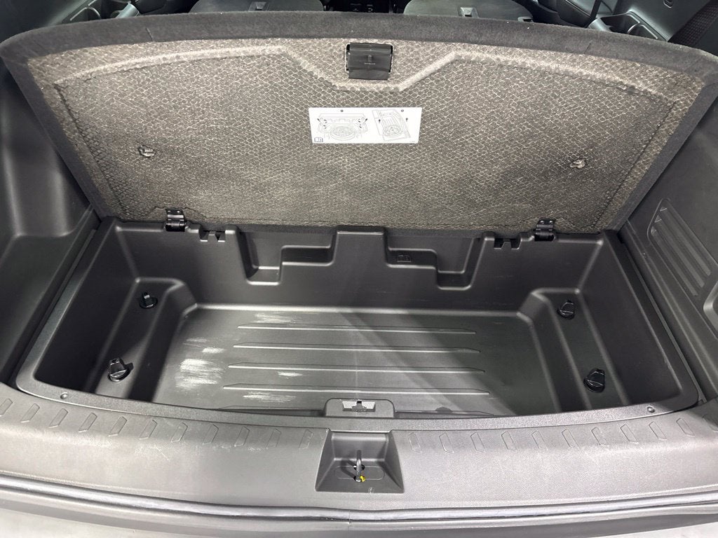 2023 Chevrolet Traverse AWD LT Leather