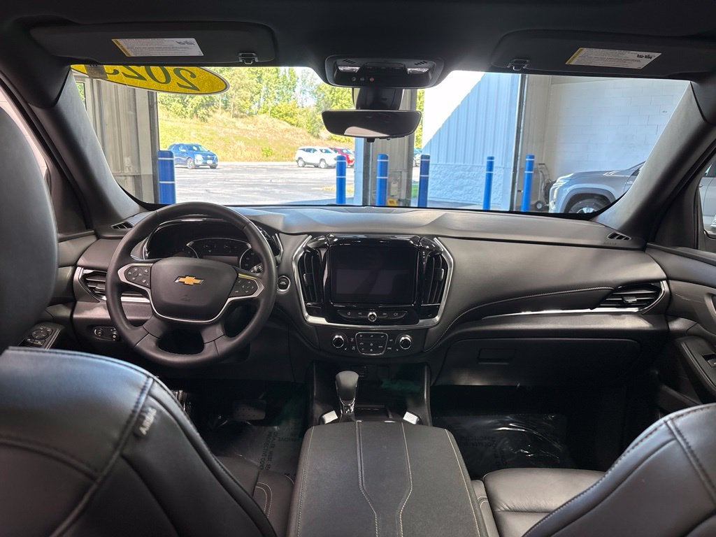 2023 Chevrolet Traverse AWD LT Leather