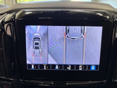2023 Chevrolet Traverse AWD LT Leather