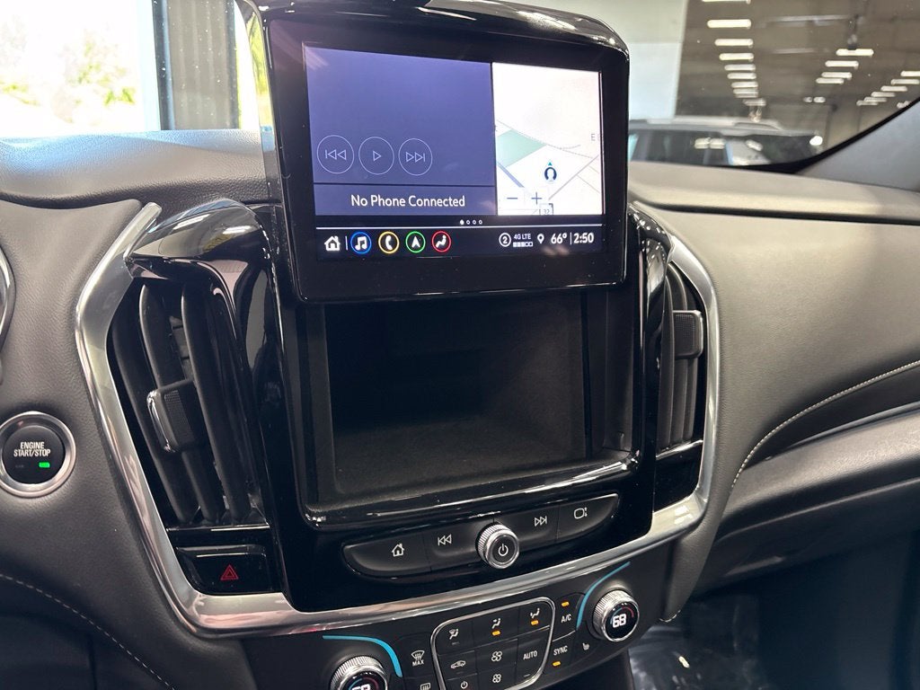 2023 Chevrolet Traverse AWD LT Leather