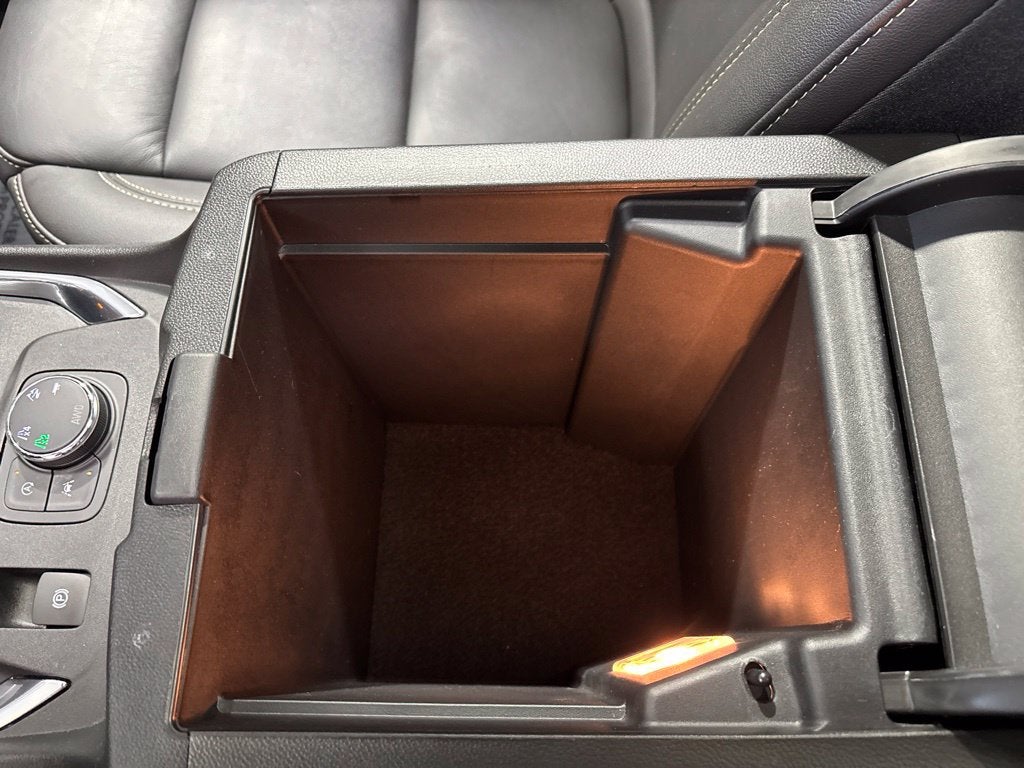 2023 Chevrolet Traverse AWD LT Leather
