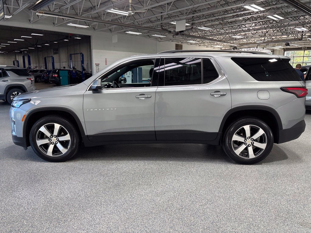 2023 Chevrolet Traverse AWD LT Leather