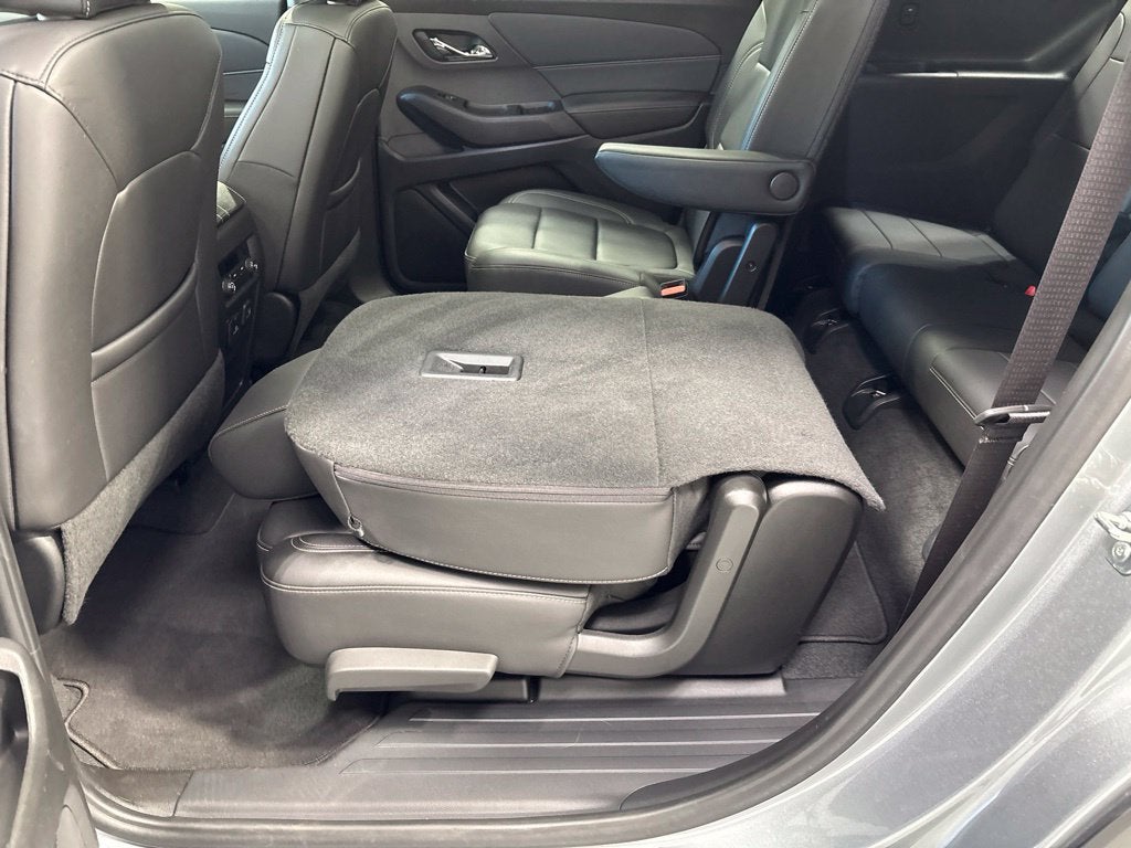 2023 Chevrolet Traverse AWD LT Leather