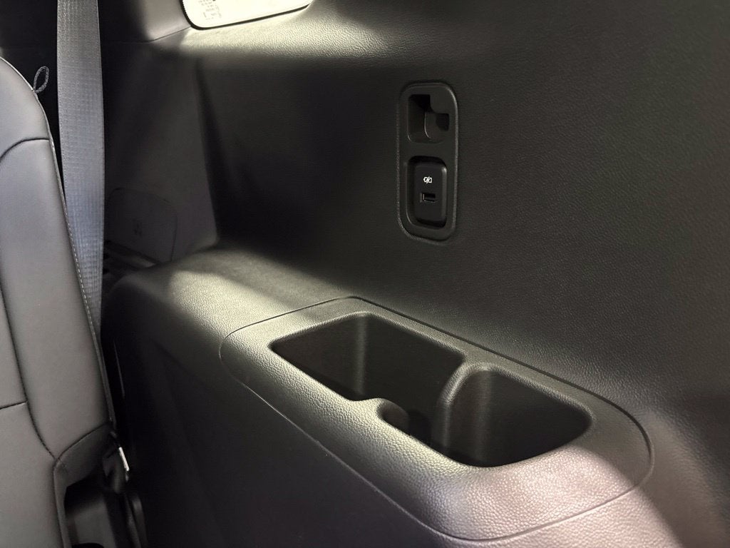 2023 Chevrolet Traverse AWD LT Leather