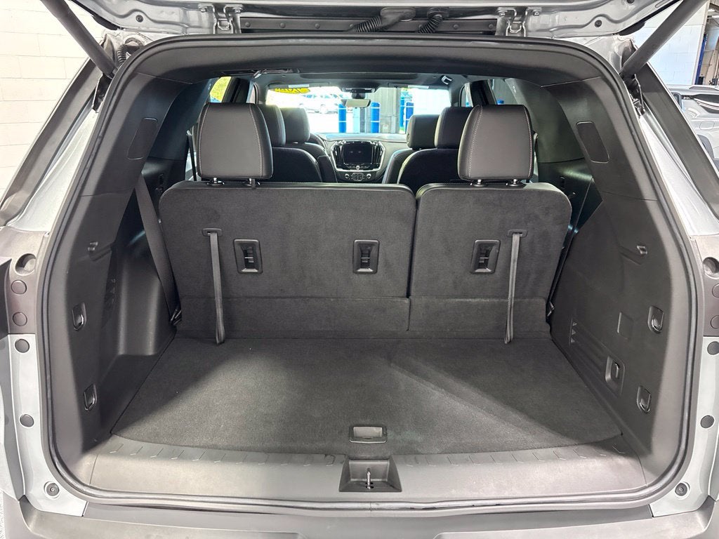 2023 Chevrolet Traverse AWD LT Leather