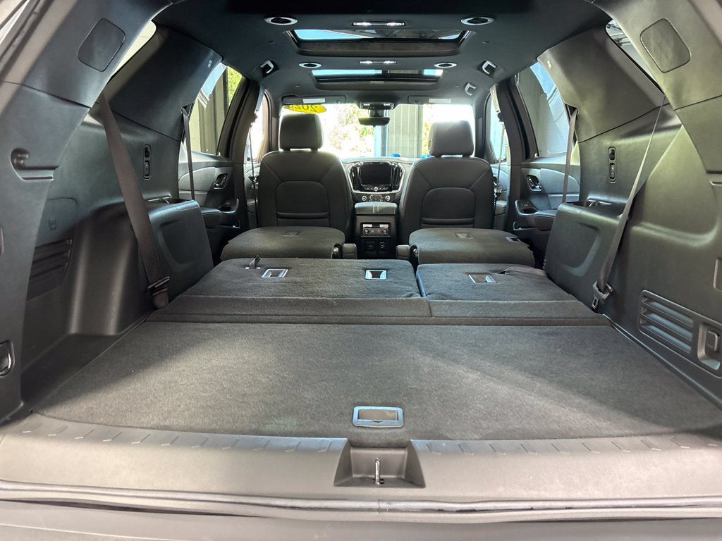 2023 Chevrolet Traverse AWD LT Leather