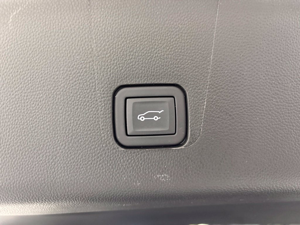 2023 Chevrolet Traverse AWD LT Leather
