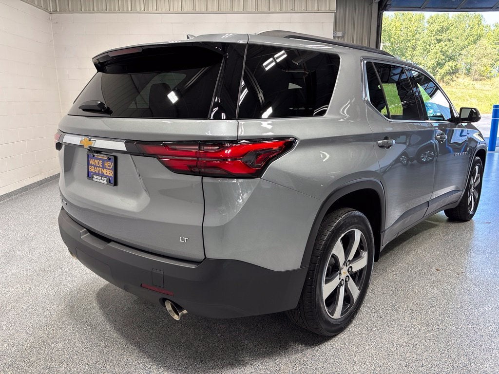 2023 Chevrolet Traverse AWD LT Leather