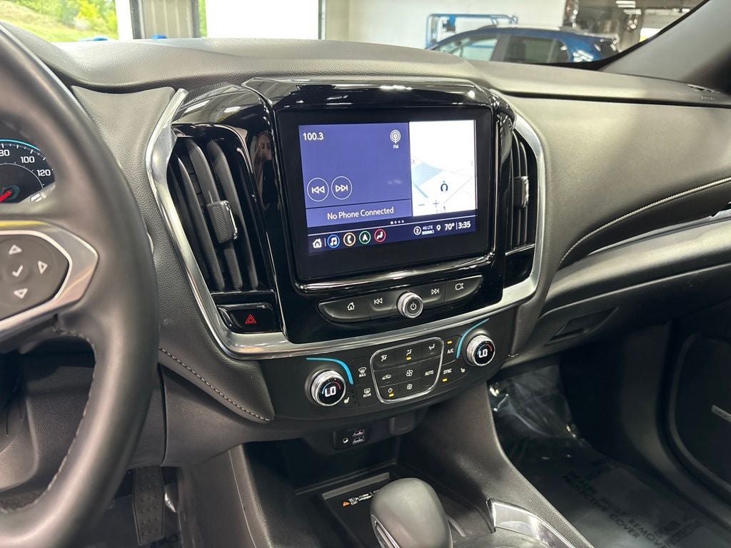 2023 Chevrolet Traverse AWD LT Leather