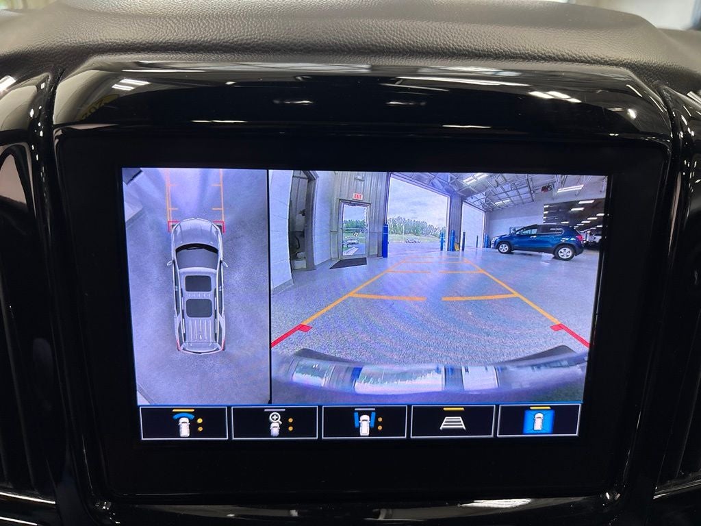 2023 Chevrolet Traverse AWD LT Leather