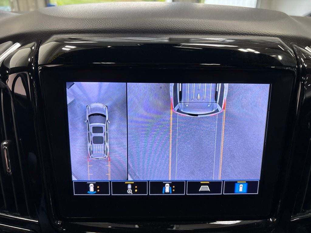2023 Chevrolet Traverse AWD LT Leather