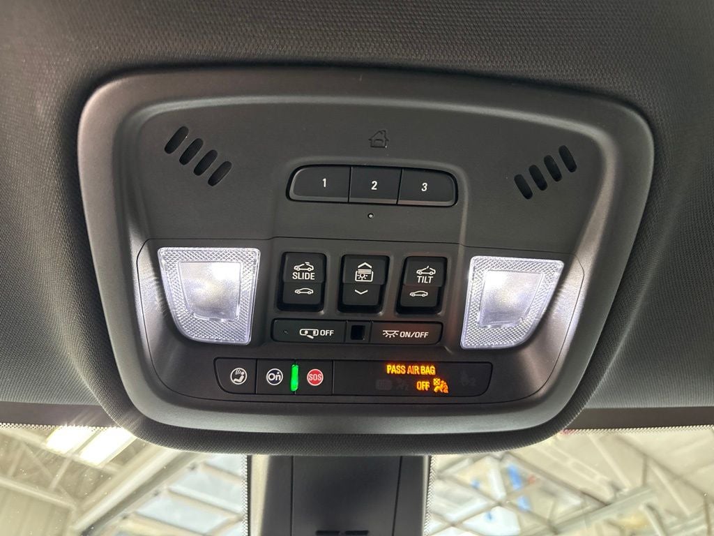 2023 Chevrolet Traverse AWD LT Leather