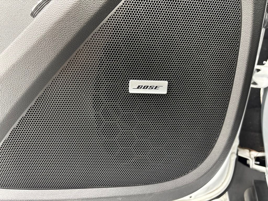 2023 Chevrolet Traverse AWD LT Leather