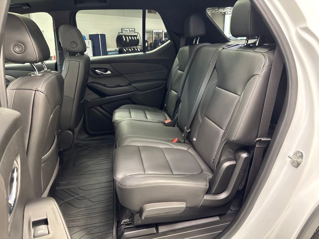 2023 Chevrolet Traverse AWD LT Leather