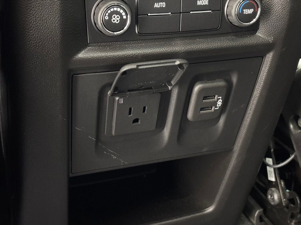 2023 Chevrolet Traverse AWD LT Leather