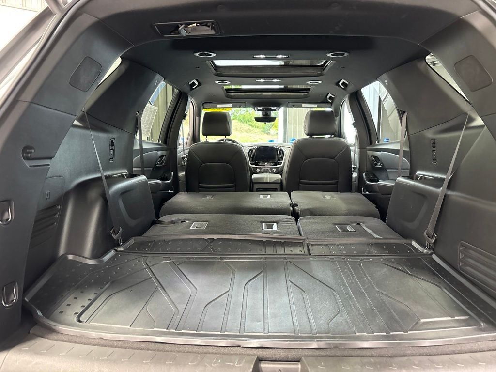 2023 Chevrolet Traverse AWD LT Leather
