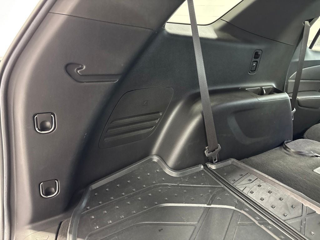 2023 Chevrolet Traverse AWD LT Leather