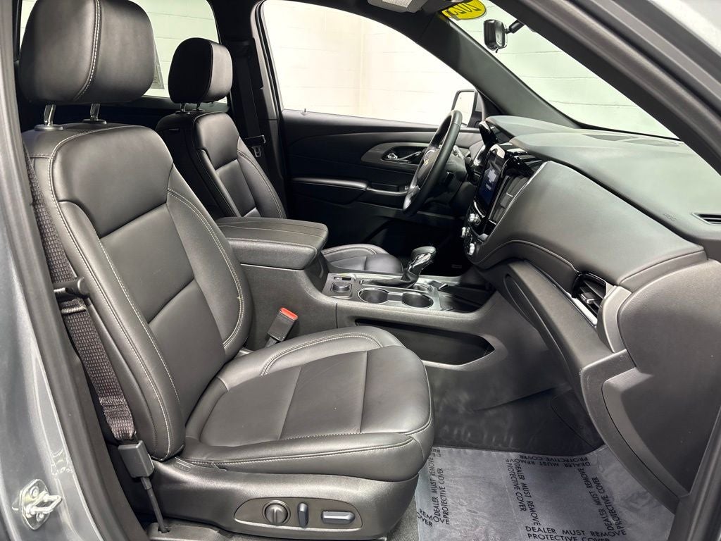 2023 Chevrolet Traverse AWD LT Leather