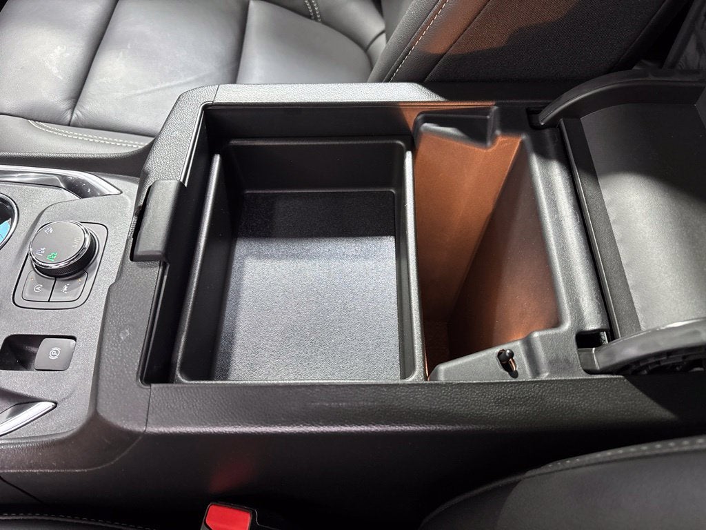 2023 Chevrolet Traverse AWD LT Leather
