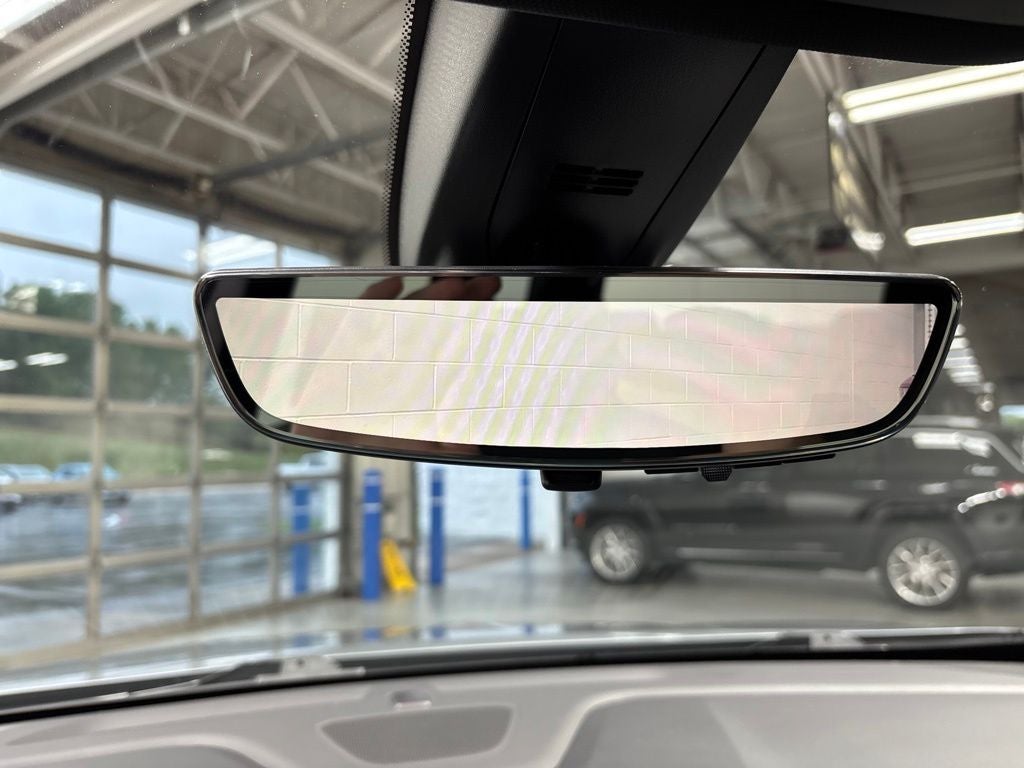2023 Chevrolet Traverse AWD LT Leather