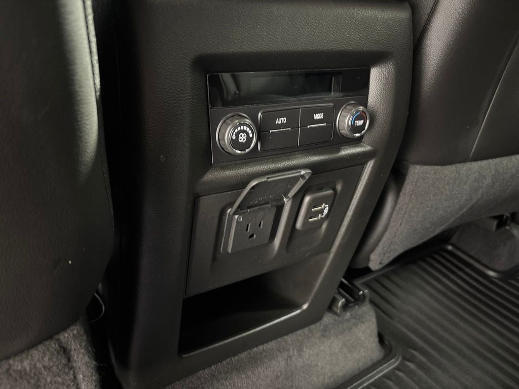 2023 Chevrolet Traverse AWD LT Leather
