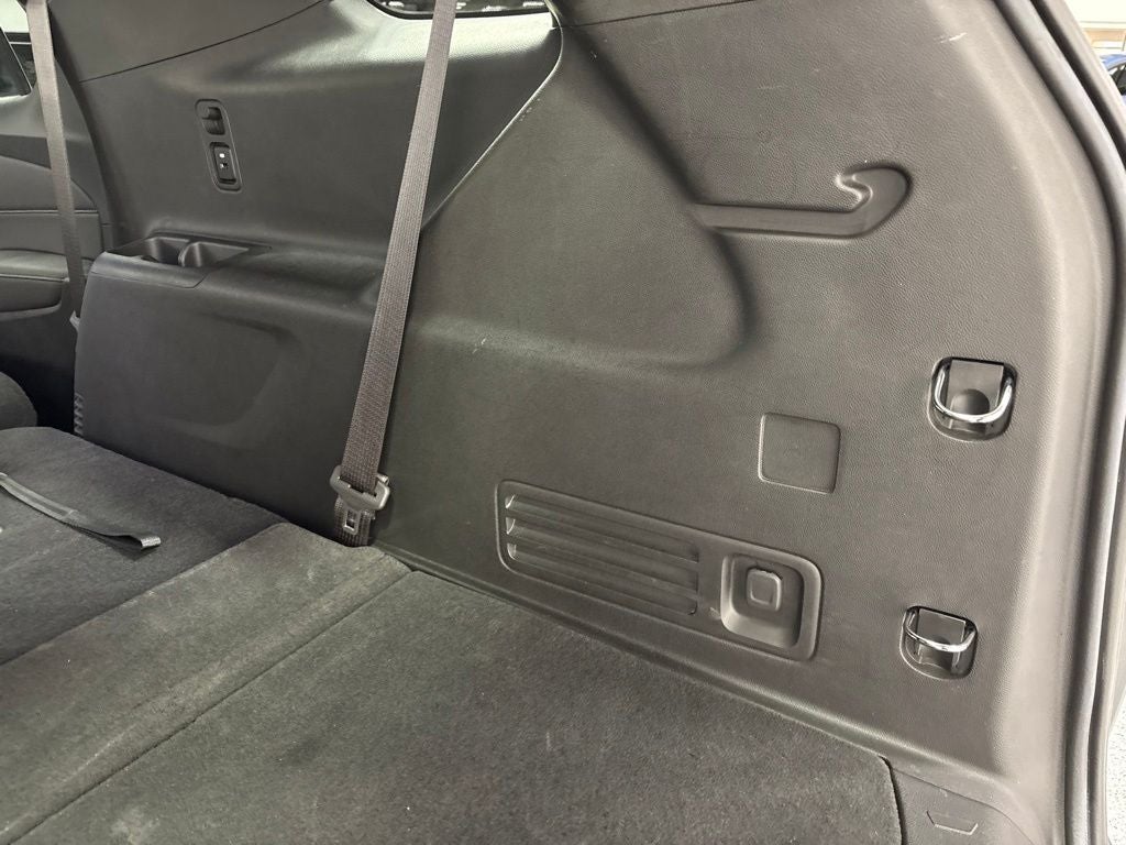2023 Chevrolet Traverse AWD LT Leather