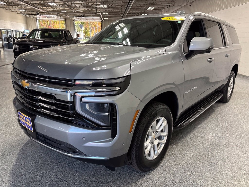 2026 Chevrolet Suburban LT, 4WD