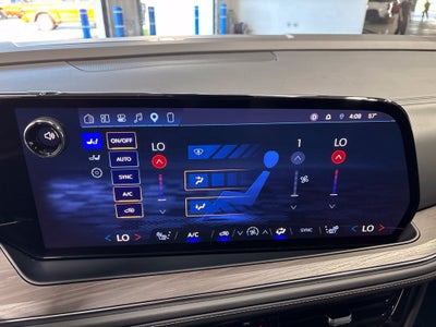 2026 Chevrolet Suburban LT, 4WD