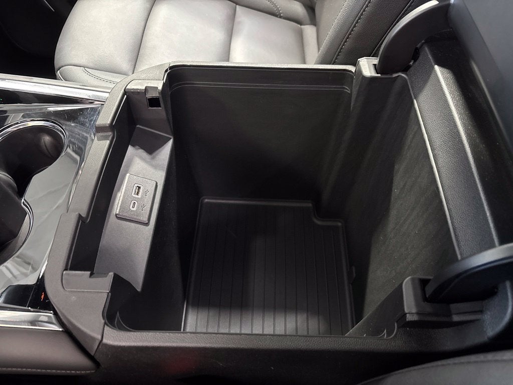 2026 Chevrolet Suburban LT, 4WD