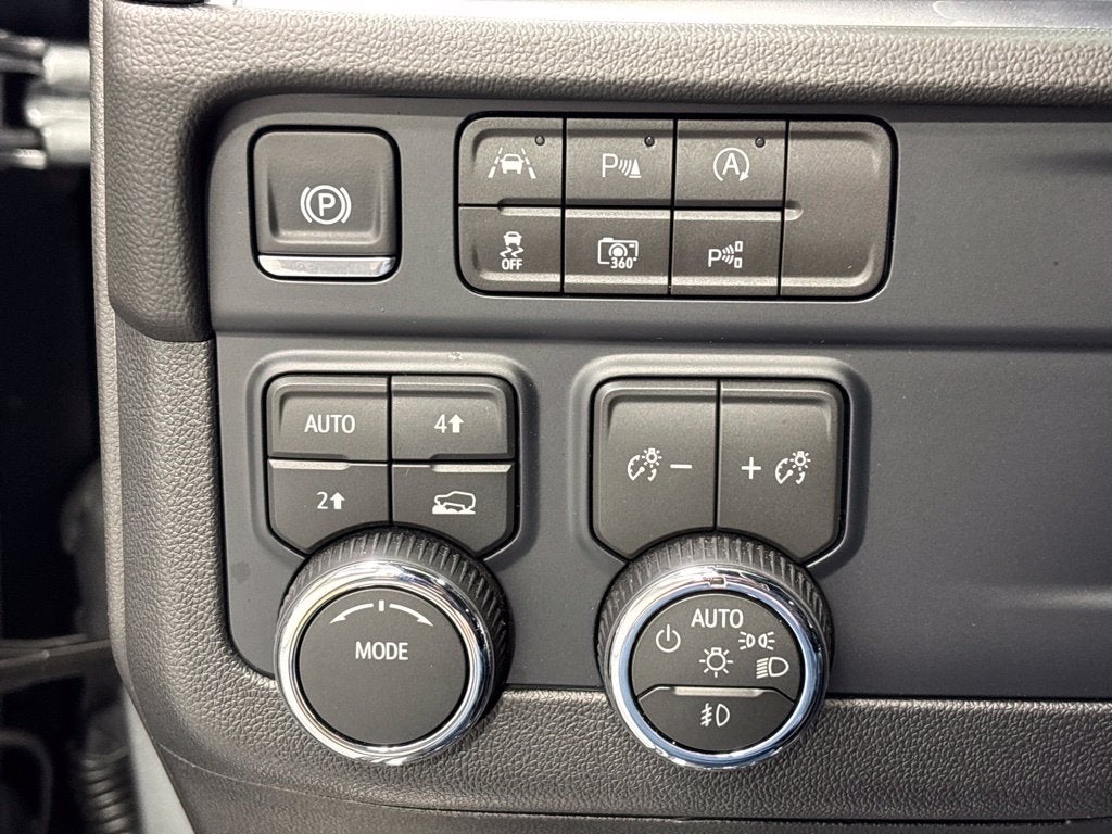 2026 Chevrolet Suburban LT, 4WD