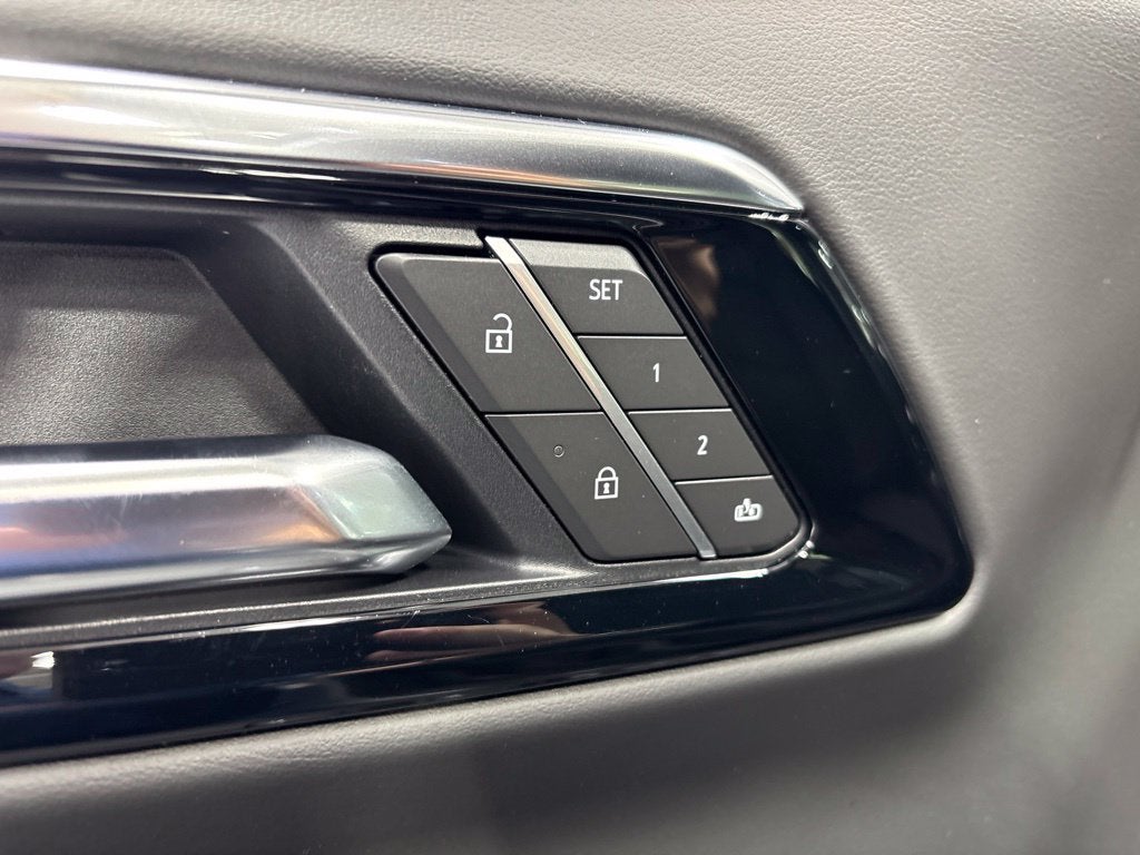 2026 Chevrolet Suburban LT, 4WD