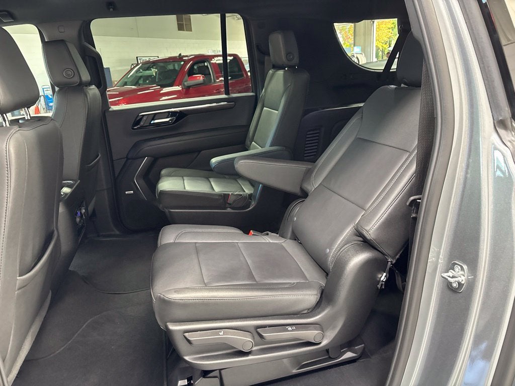 2026 Chevrolet Suburban LT, 4WD
