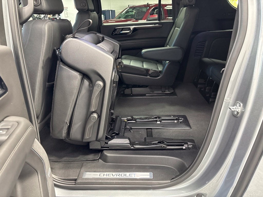 2026 Chevrolet Suburban LT, 4WD
