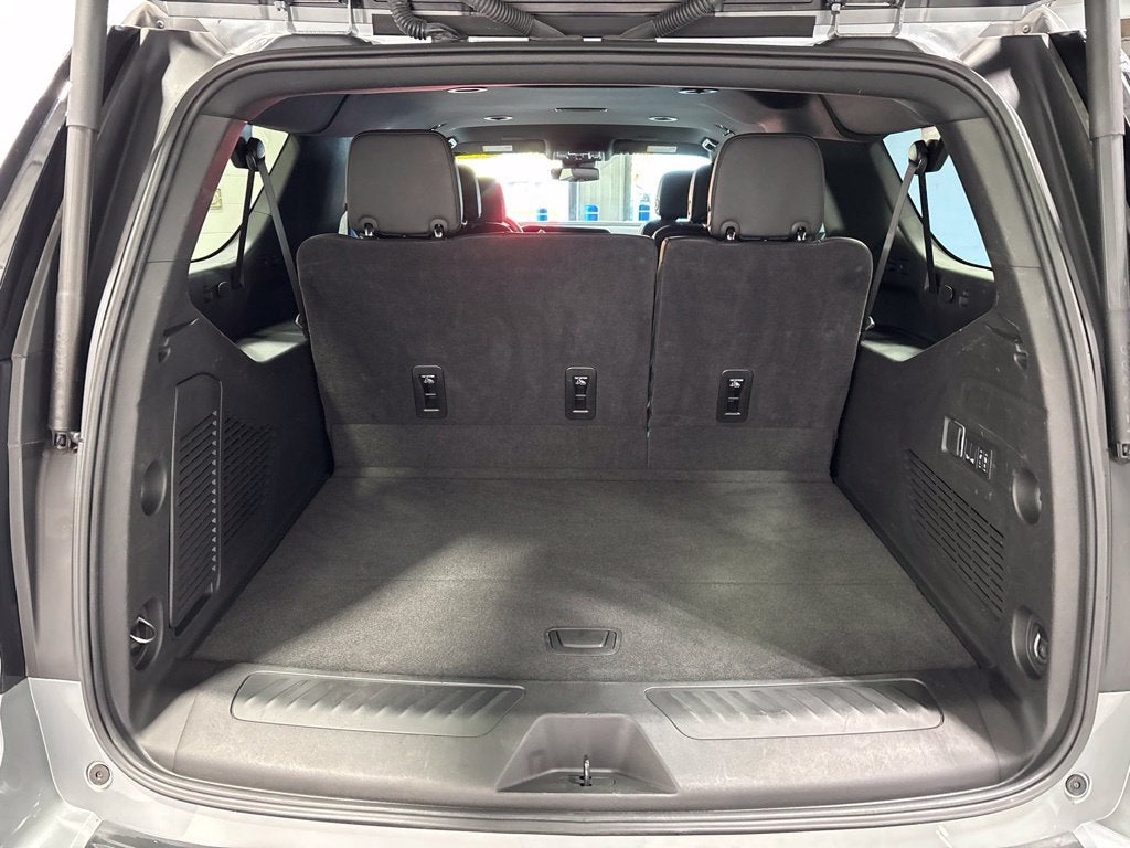 2026 Chevrolet Suburban LT, 4WD