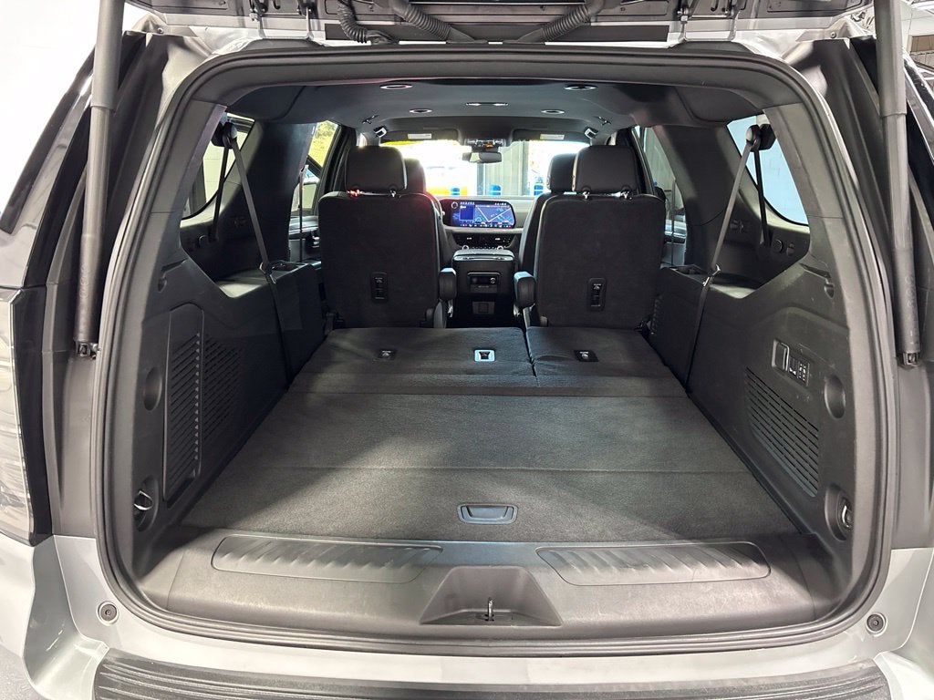 2026 Chevrolet Suburban LT, 4WD