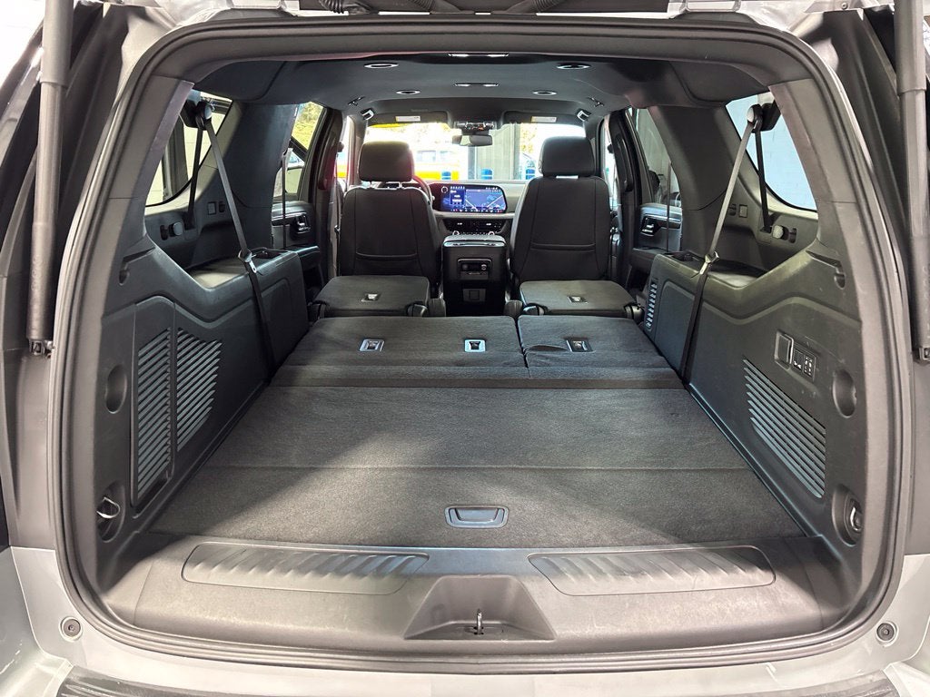 2026 Chevrolet Suburban LT, 4WD