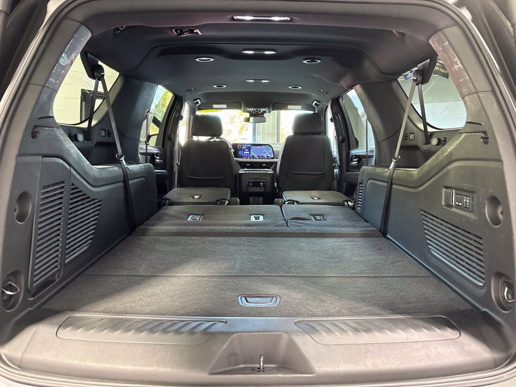 2026 Chevrolet Suburban LT, 4WD