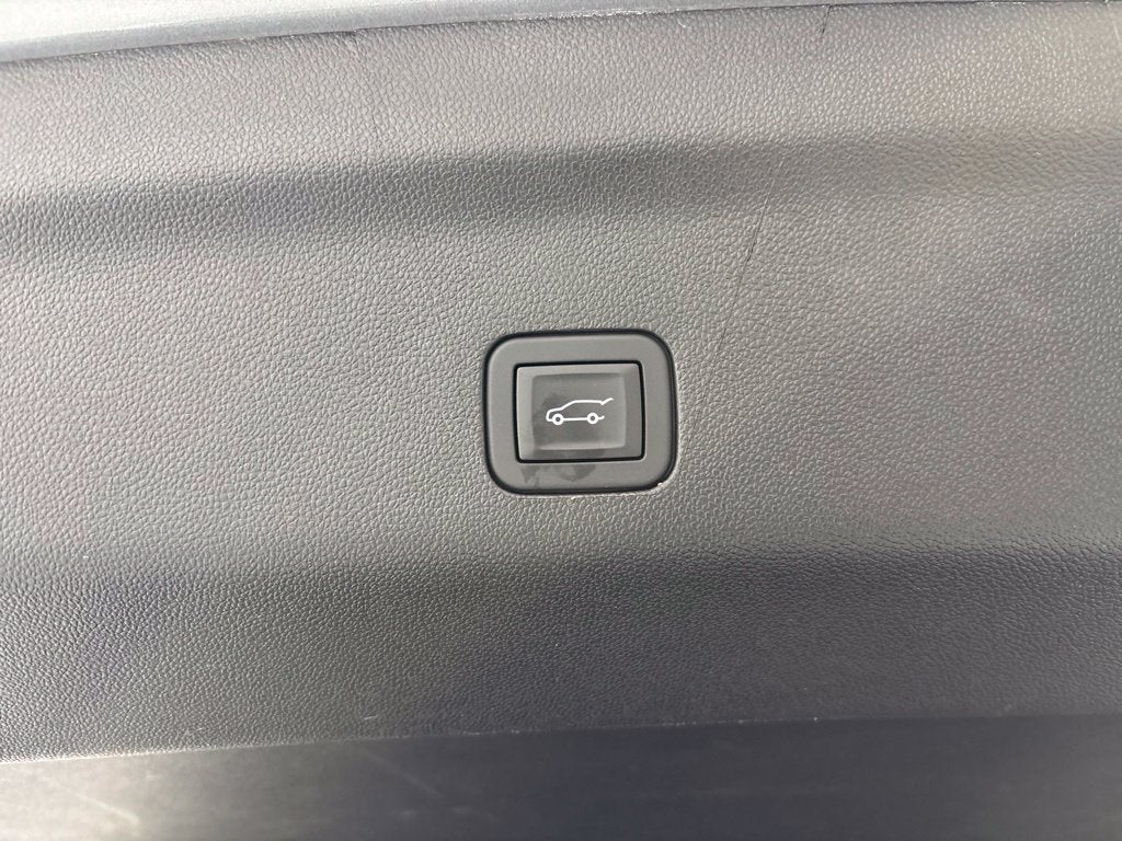 2026 Chevrolet Suburban LT, 4WD