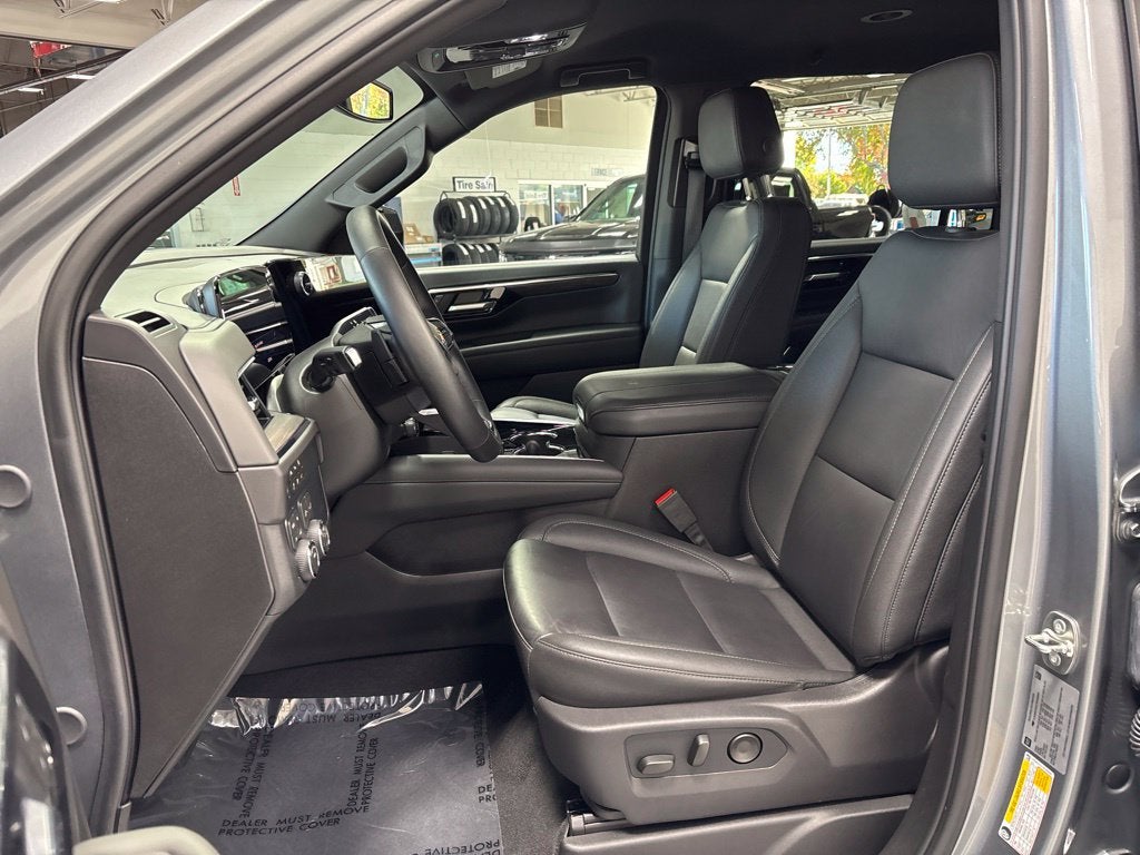 2026 Chevrolet Suburban LT, 4WD