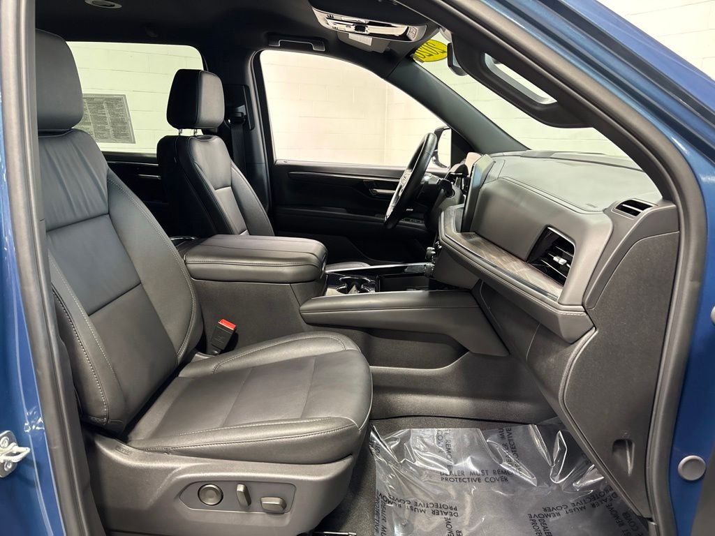 2026 Chevrolet Suburban LT, 4WD