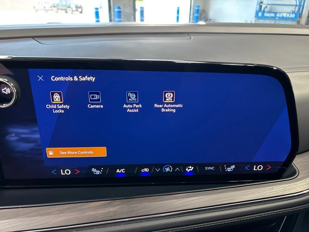 2026 Chevrolet Suburban LT, 4WD
