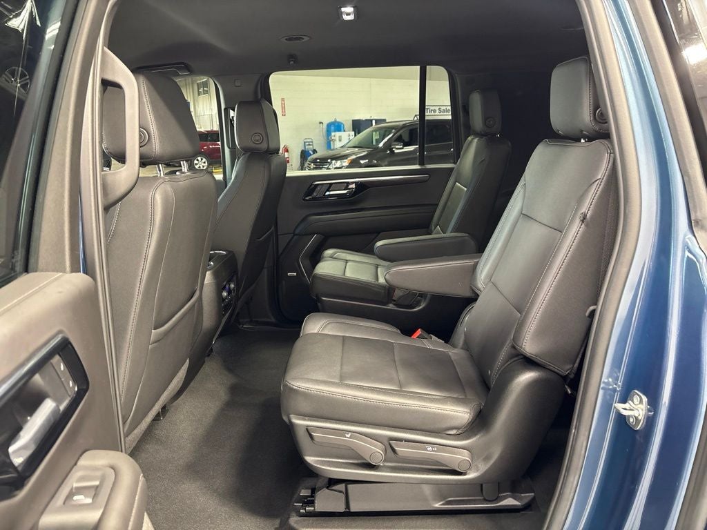 2026 Chevrolet Suburban LT, 4WD