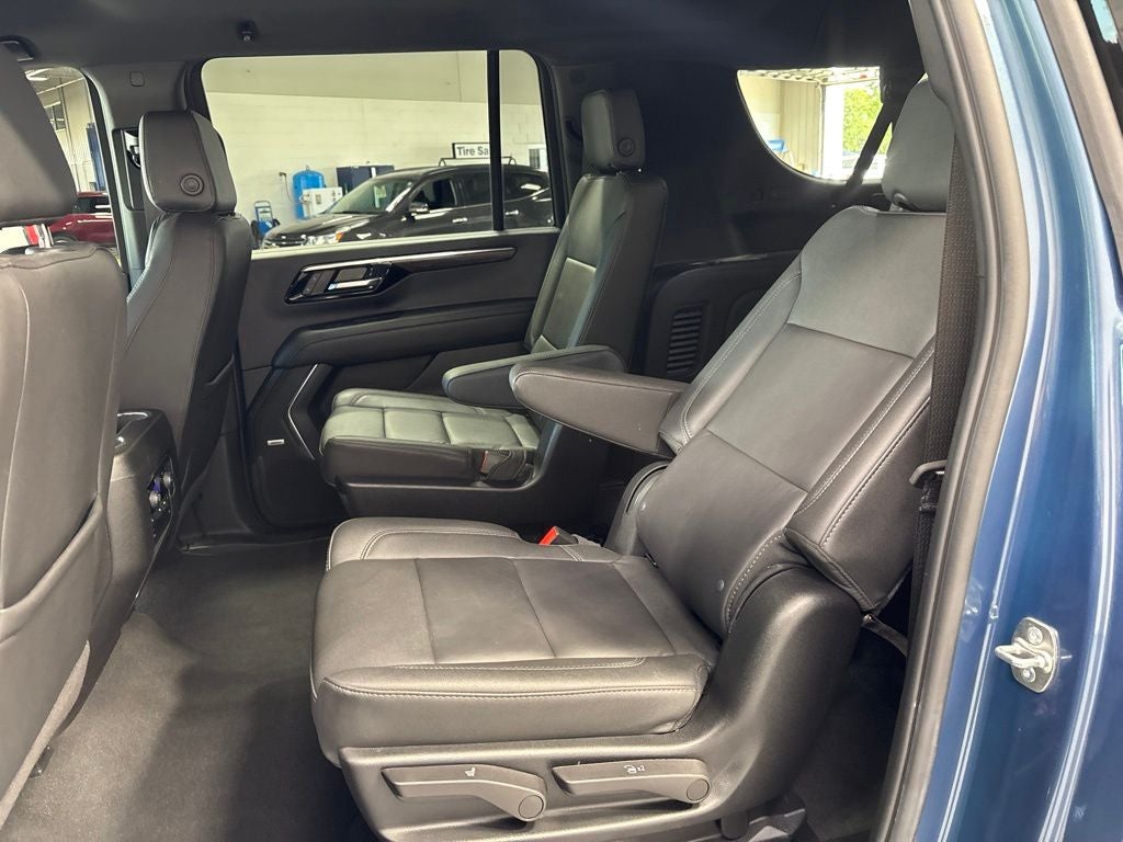 2026 Chevrolet Suburban LT, 4WD