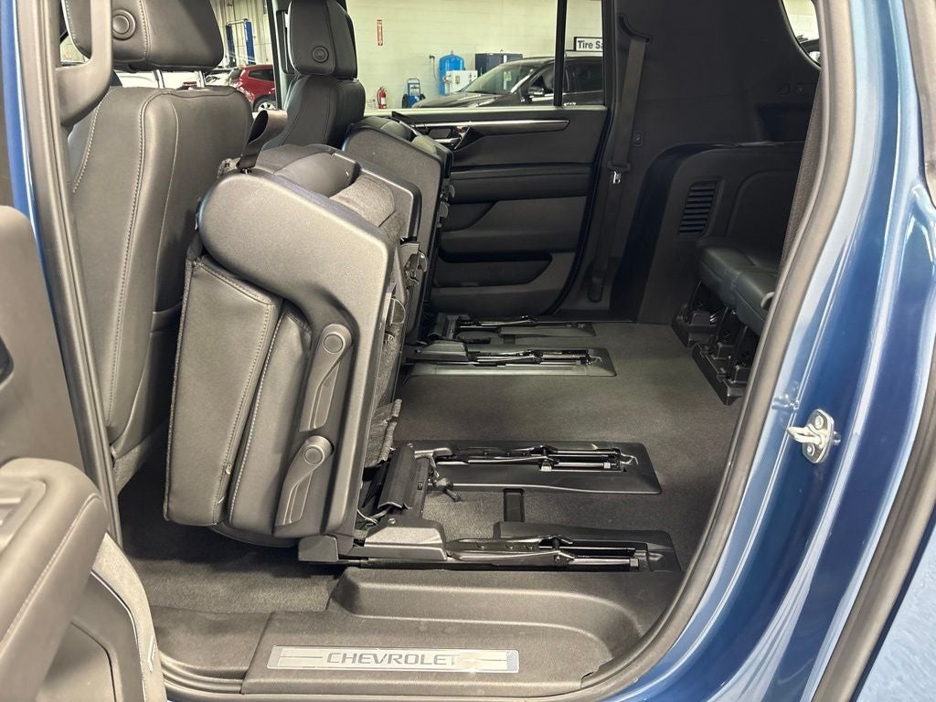 2026 Chevrolet Suburban LT, 4WD