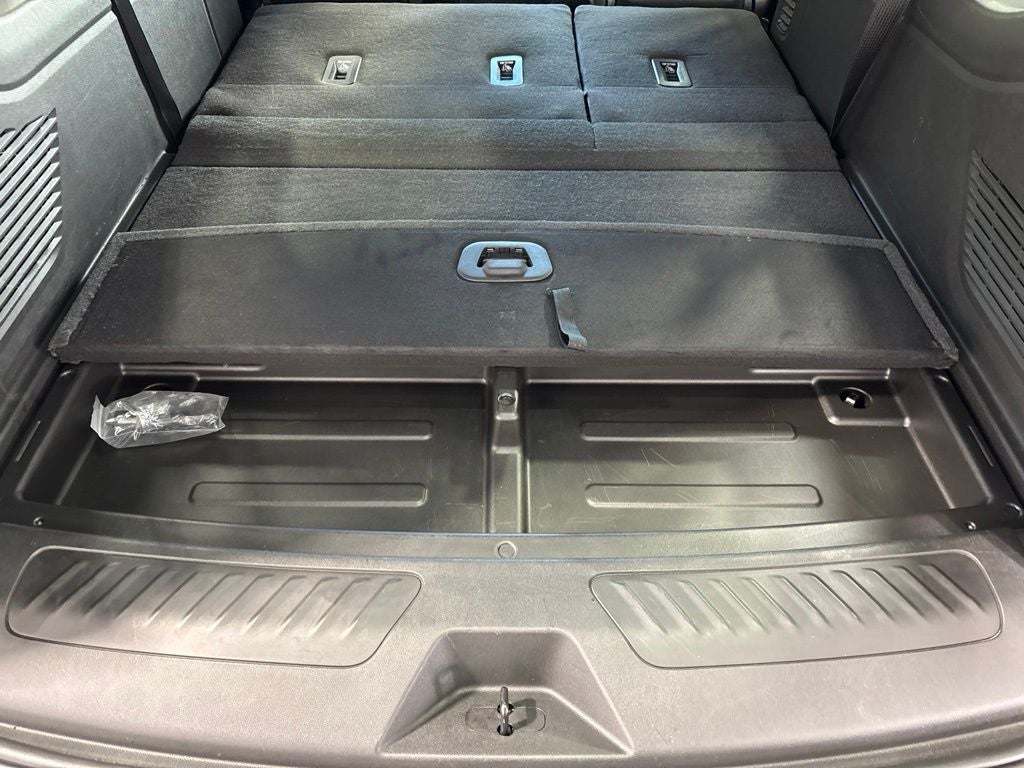 2026 Chevrolet Suburban LT, 4WD