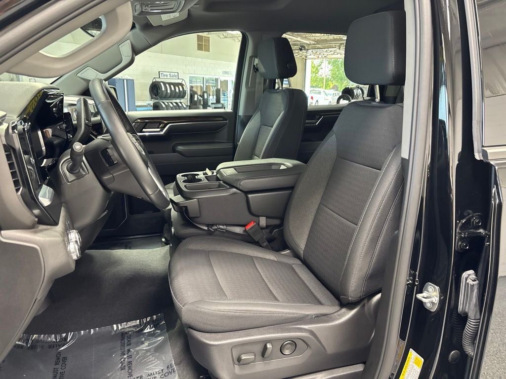 2024 GMC Sierra 1500 4WD Crew Cab Short Box Elevation with 3VL