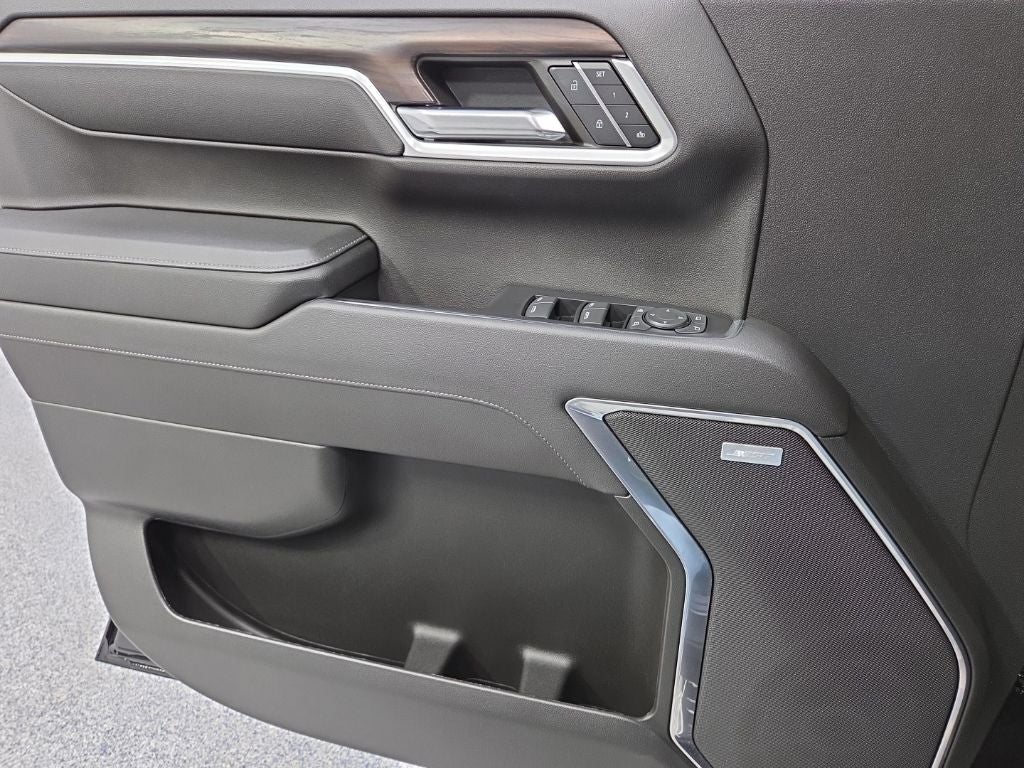 2023 GMC Sierra 1500 4WD Crew Cab Short Box SLT