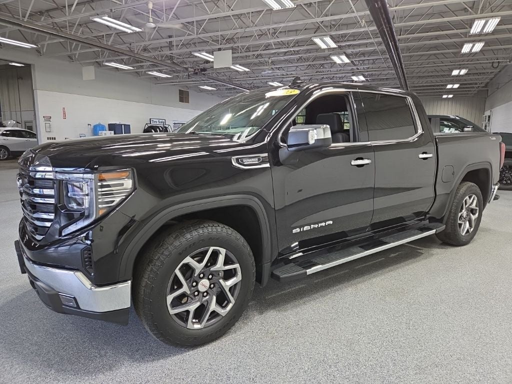 2023 GMC Sierra 1500 4WD Crew Cab Short Box SLT